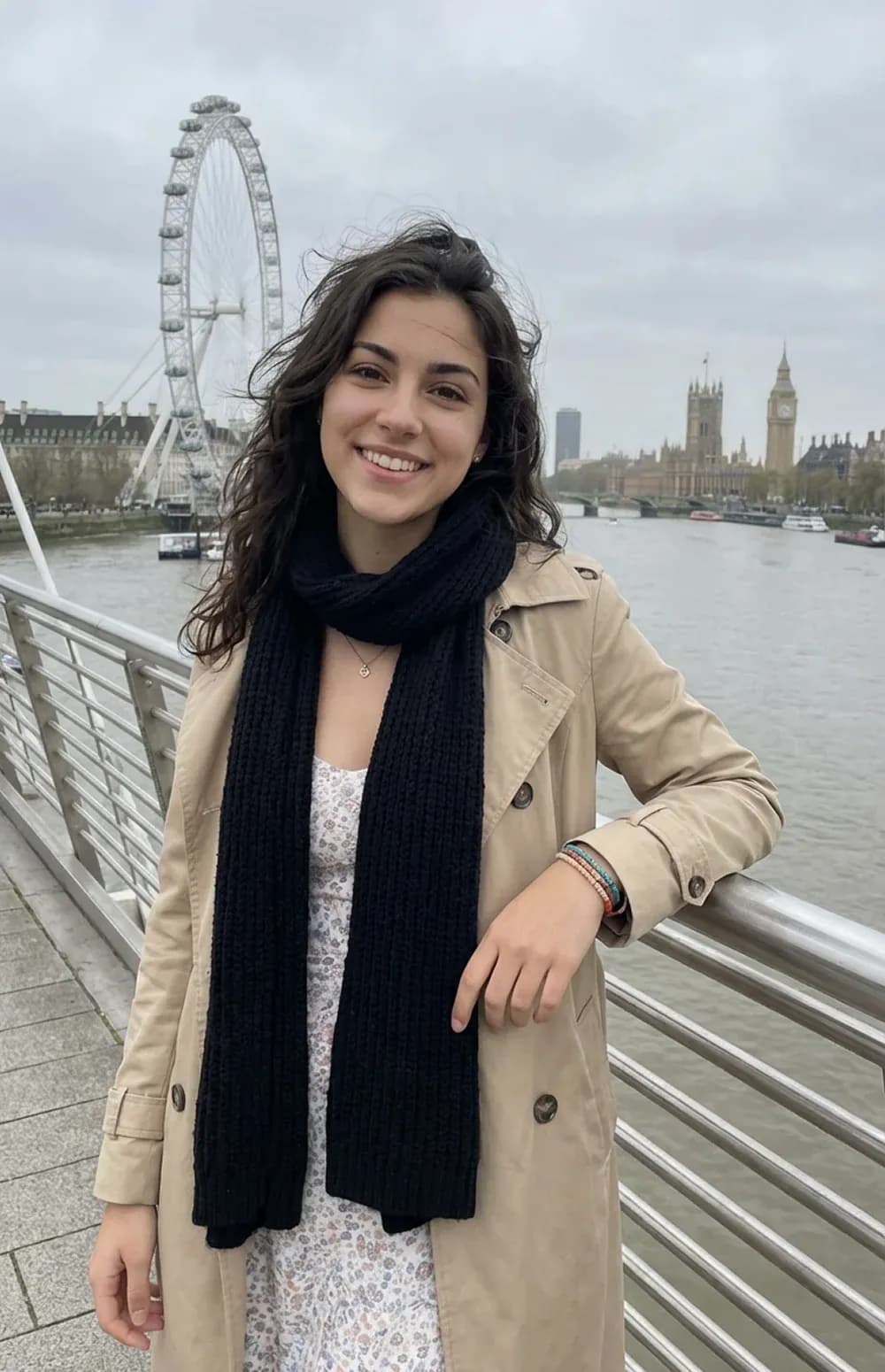 Fotografia di una ragazza mora